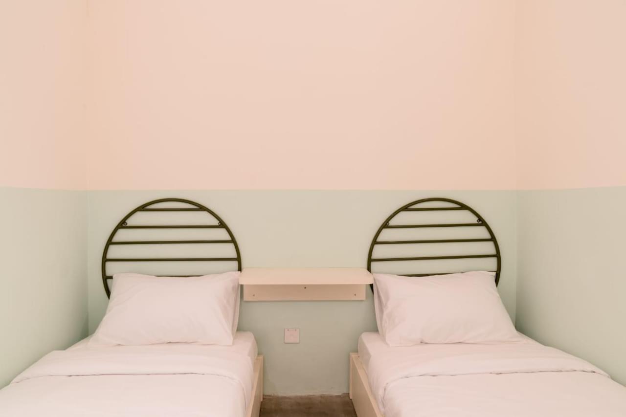 Temmu Co-Living Hostel Бандунг Екстериор снимка