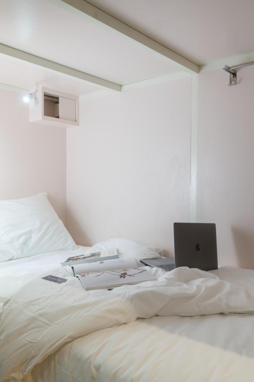 Temmu Co-Living Hostel Бандунг Екстериор снимка